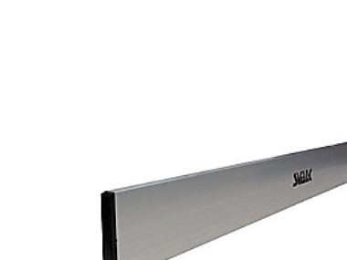 Svalk rak aluminiumskena 2,5m - utan vattenpass, förstärkt med mittribba, 18x100mm | Verktyg & Verkstad - Handverktyg - Murareverktyg | GameStuff