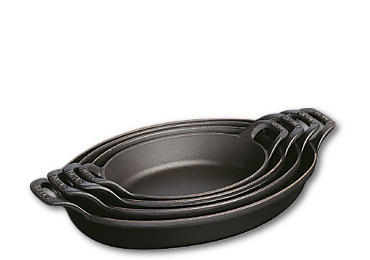 Staub Dish, Oval, Gjutjärn, Svart, 1,6 l, 280 mm, 1,8 kg | Bordssättning - Par - Fade | GameStuff