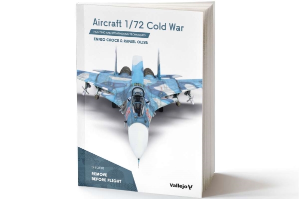 Book: Aircraft 1/72 Cold War, 136 pages | Böcker - Barnböcker - Böcker och tidskrifter | GameStuff