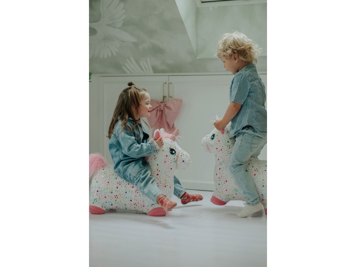 KREA Hop And Bounce Plush Horse, Rainbow | Leksaker - Figurer & Dockor | GameStuff