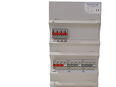 Tehdasvalmisteinen ryhmäpaneeli UG18 - 2xHPFI 2x4P 3x16A 4x2P 1xTransienttinen