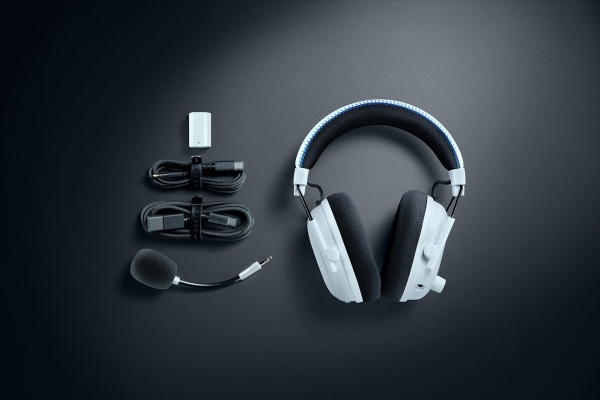 Razer Blackshark V3 Pro, Wired & Wireless, Gaming, 367 G, Headset, White