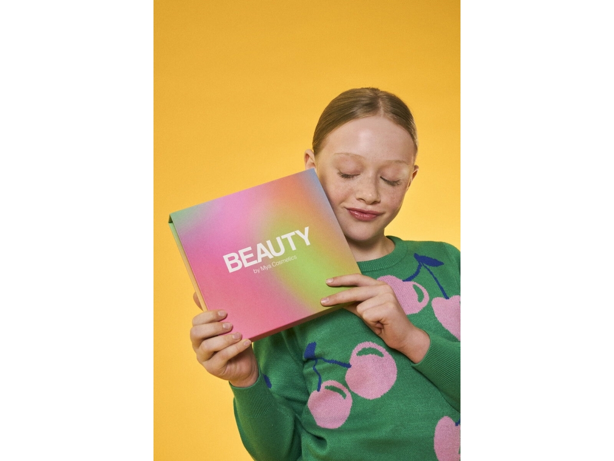 Mya Make Up Beauty Box