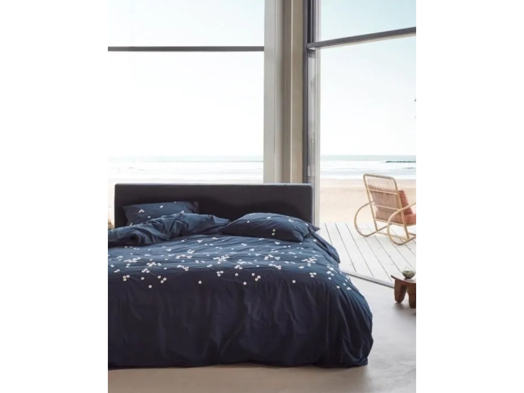 Sengetøj 140x200 cm - 100% bomuldspercale - Essenza - Leia Nightblue