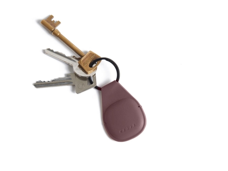 Mujjo Leather Airtag Keychain - Bronze Red
