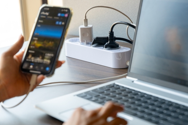 Shelly Power Strip Gen4 - White | Stickproppar och uttag | GameStuff