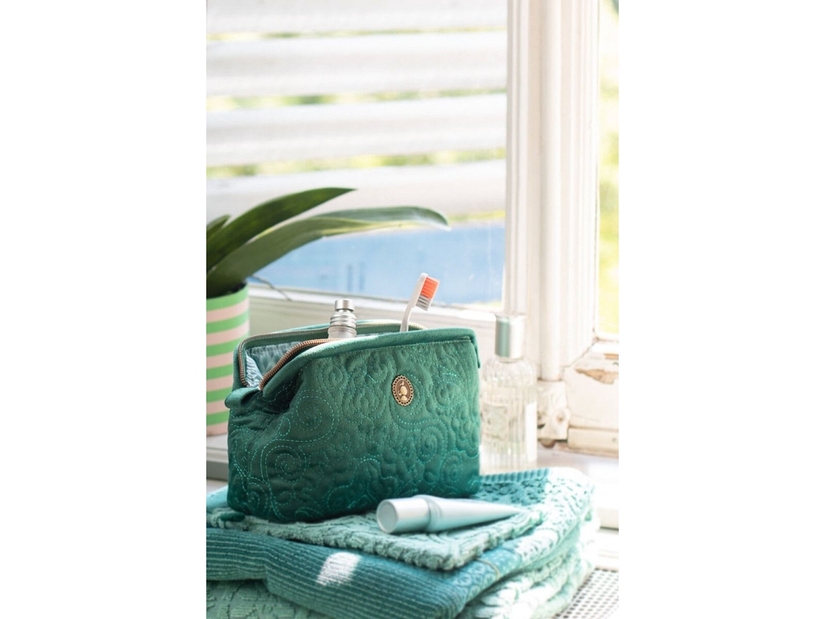 PIP Studio Small Velvet Quilted Green 19x12x8.5cm | Utomhus - Väskor & Resväskor - Toalettpåsar | GameStuff