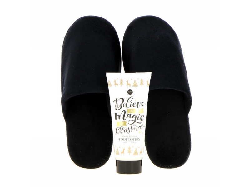 Accentra Winter Magic Foot Care Set Foot Care Gift Set With Slippers
