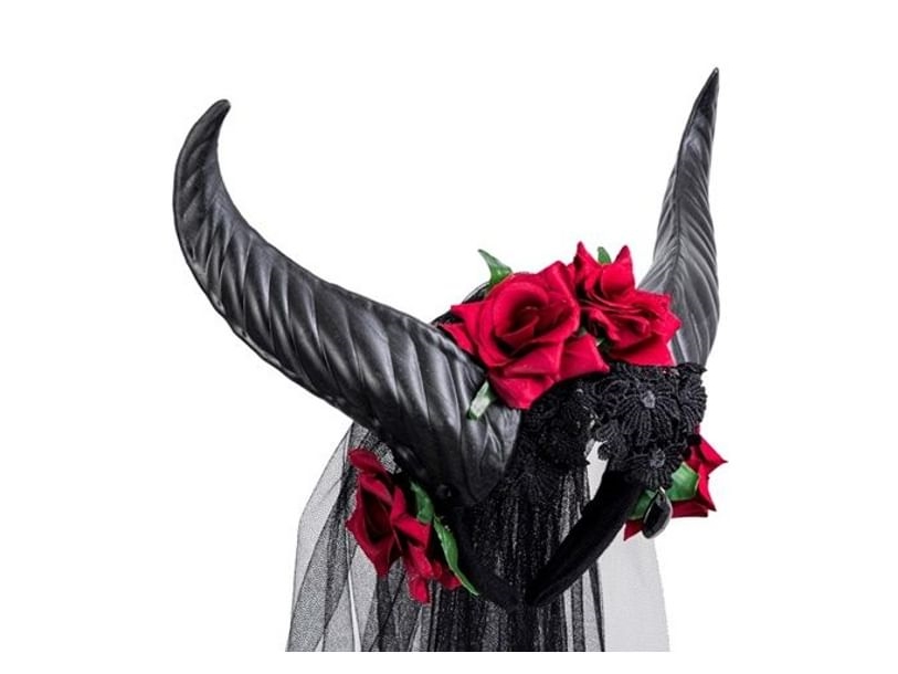 Dämonenhorn Mit Schleier Und Blumen