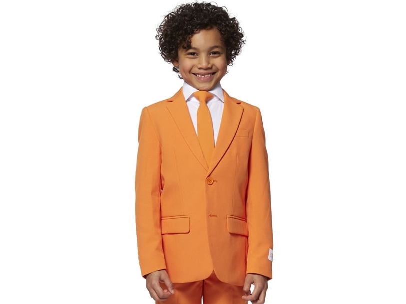 Orangefarbener Anzug, Junge