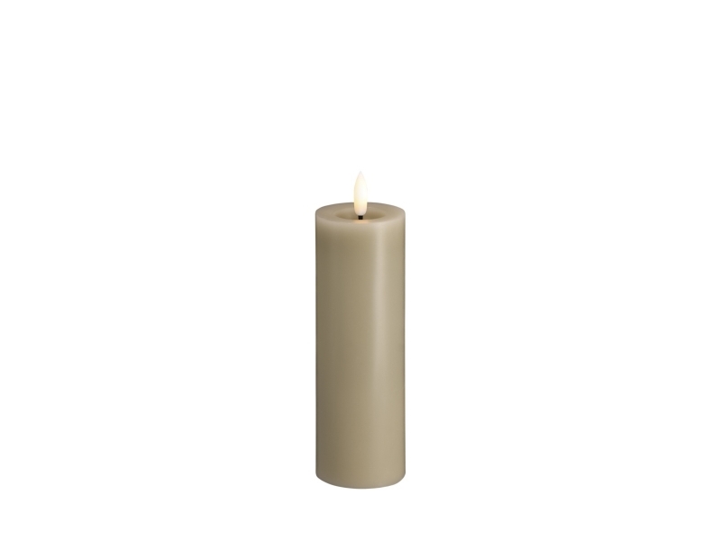 Moods & More LED-blockljus i kit grey med smälteffekt – Ø 4,9 cm x H 15 cm | Bostäder - Inredning - LED-lampor | GameStuff