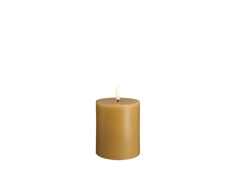 Moods & More LED-blockljus i honey mustard – Ø 7,4 cm x H 10 cm | Bostäder - Inredning - LED-lampor | GameStuff