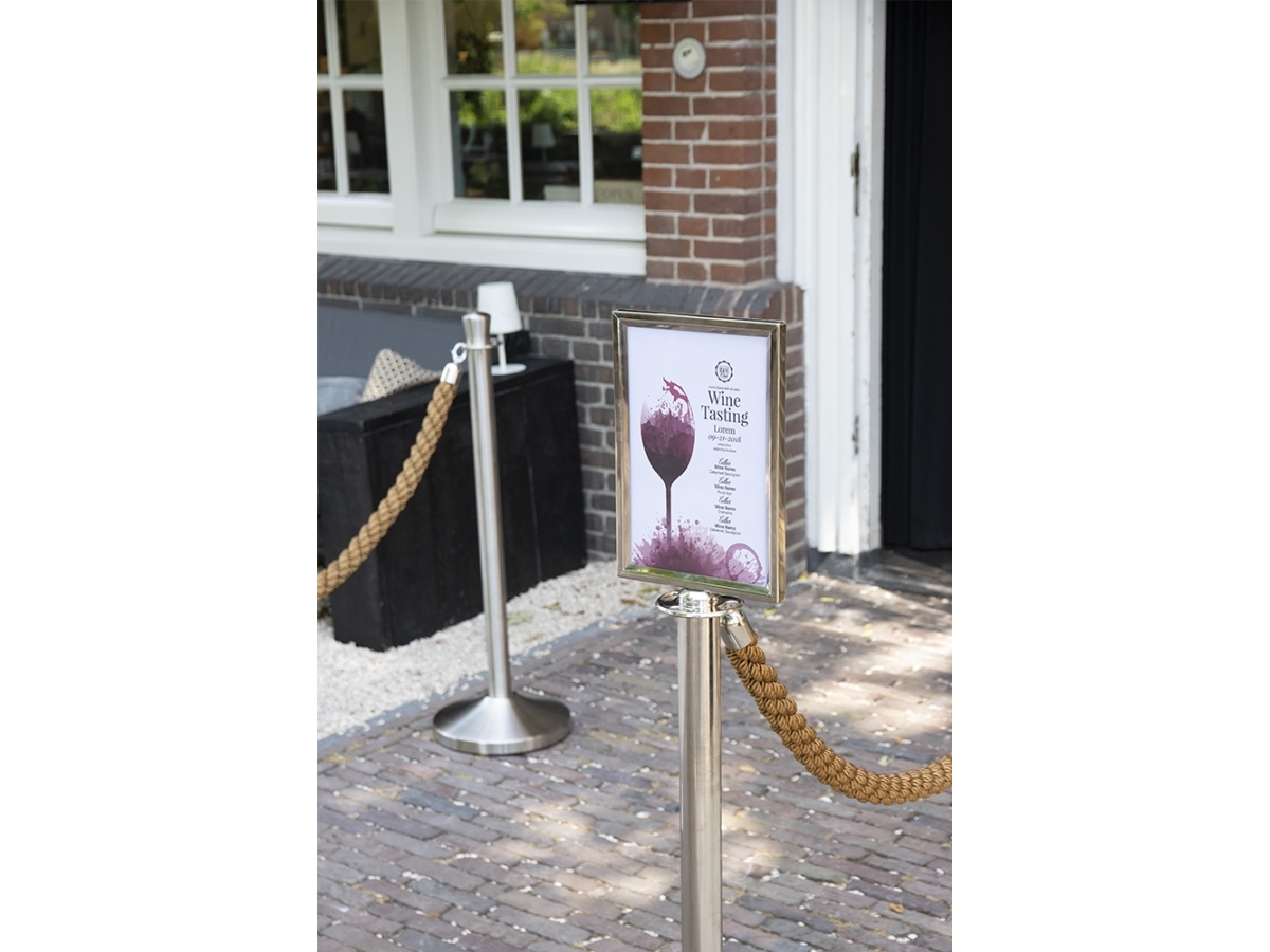 Securit® Classic Chrome toppskylt A4 rostfritt stål | Bordssättning - Bar & vin - Menykort | GameStuff