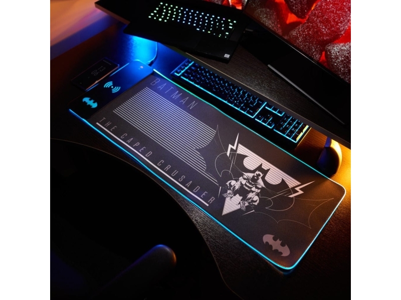Numskull Batman - Oversize Gaming Måtte & Mobil oplader Musemåtte - GEEKD.dk