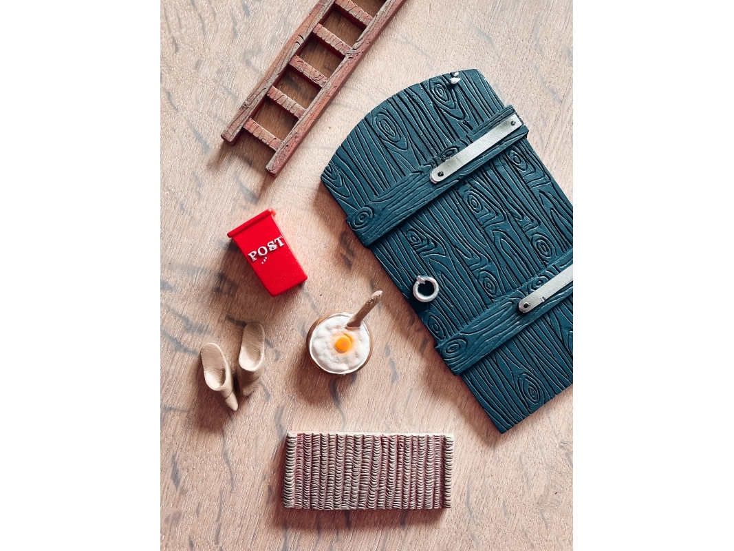 Det Gamle Apotek Nissedørs sæt, h 18cm, b 9cm 6pcs/box, flerfarvet