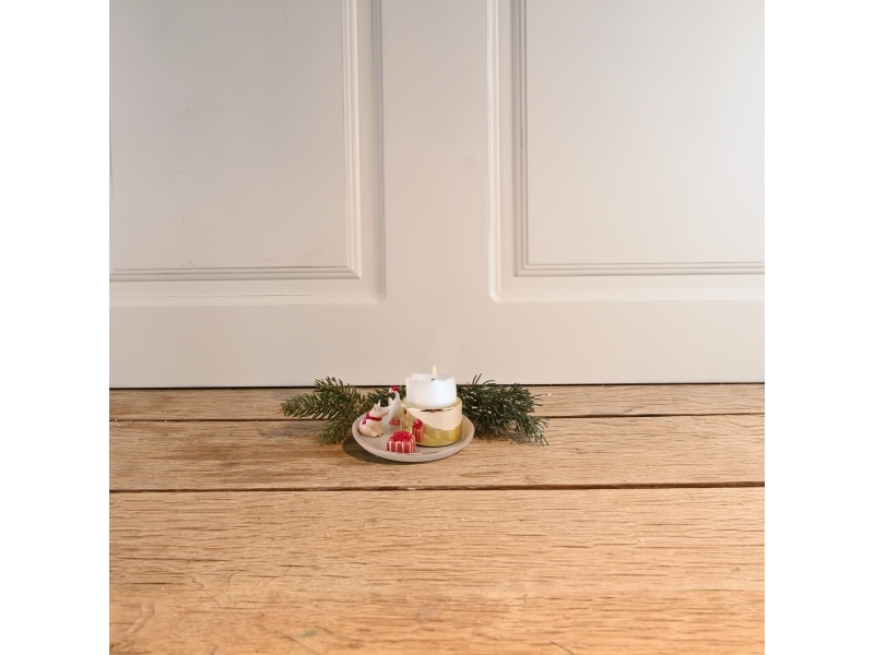 Det Gamle Apotek Kalender lysestage, til lys med dia 4,96cm, h 4cm, dia. 12cm, nordic pixie