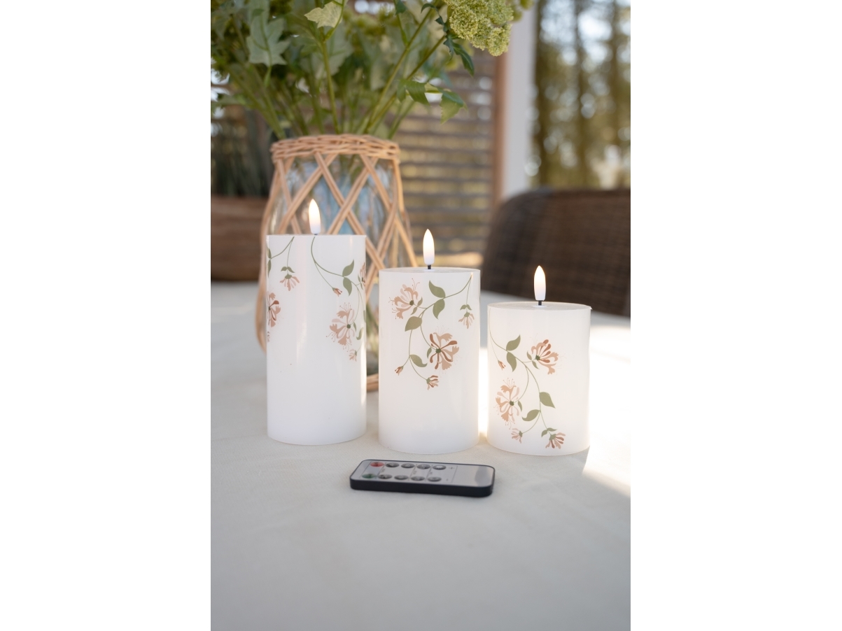 Det Gamle Apotek Led stearinlys, h 15cm, dia. 7,5cm, 3/boks, hvid,