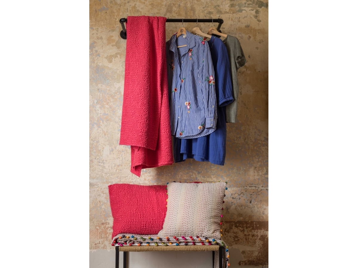 VIVARAISE TANA BLANKET Raspbe 140X200