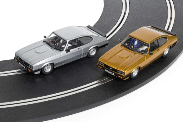 The Professionals Capri twin pack 1:32 | Leksaker - Radiostyrda leksaker - Bilbanor | GameStuff