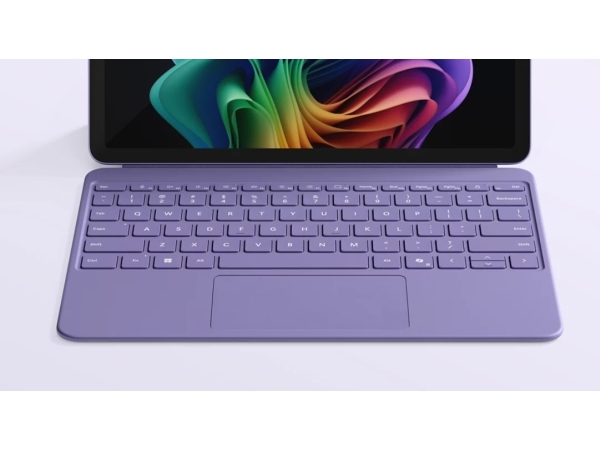 Microsoft Surface Pro Keyboard - 12 Zoll - Tastatur - Mit Touchpad, Beschleunigungssensor - Hintergrundbeleuchtet - Magnetisches Dock - Qwertz - Deut