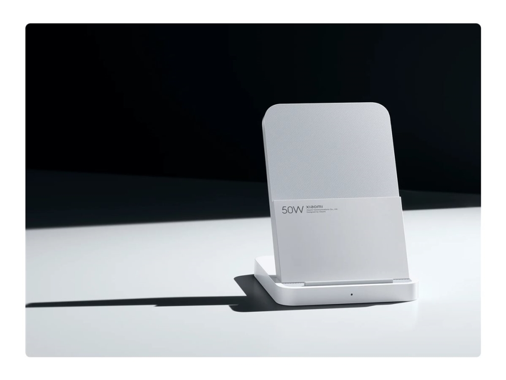 Xiaomi Mdy-14-En - Trådløs Opladningsstander - 50 Watt - 3.25 A - For Apple Iphone 11, 12, 13, 14, 15 Samsung Galaxy S20, S21, S22, S23, S24 Xiaomi