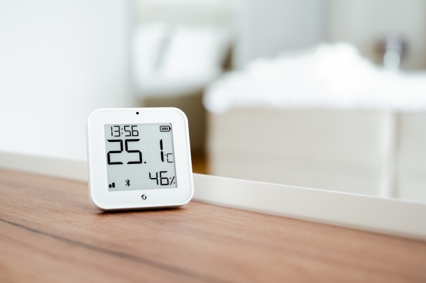 Shelly · Plug & Play · "Blu ZB H&T Display White" · Temperatur- & Feuchtigkeitssensor · E-Paper Display · Bluetooth · Zigbee · Weiß
