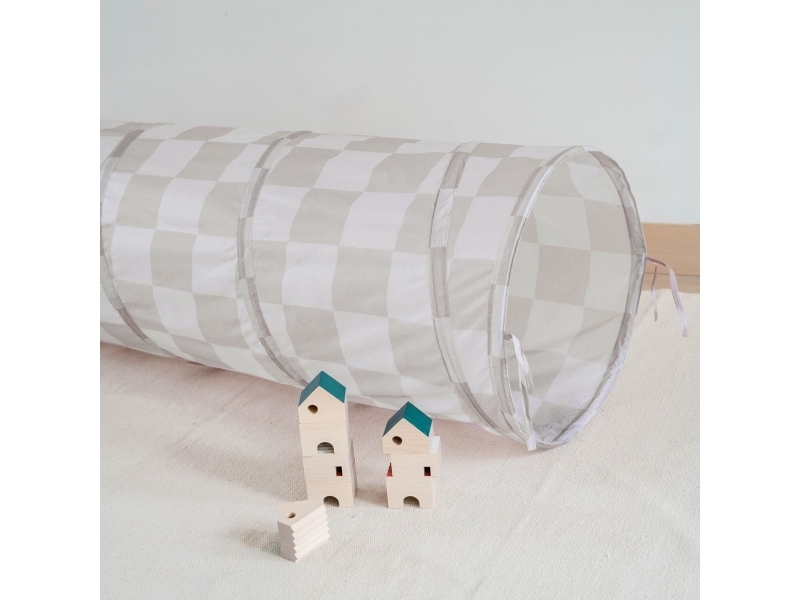 3 Sprouts lektunnel, schackrutor beige | Andra leksaksmärken - A-E - 3 groddar | GameStuff