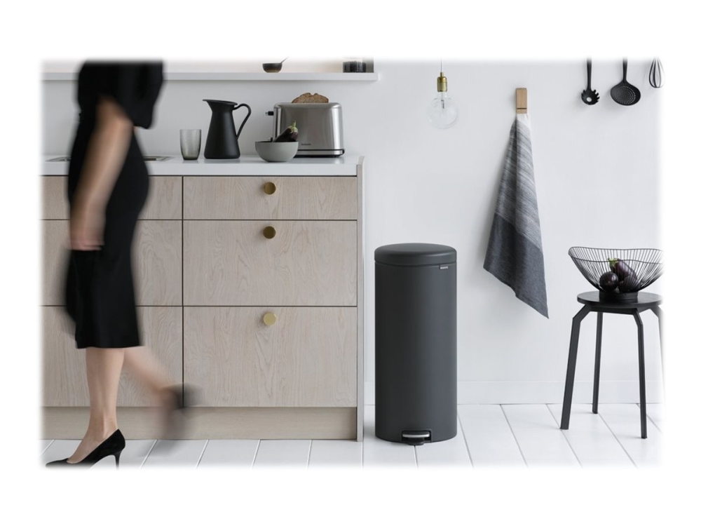 Brabantia Newicon - Skraldespand - Fliplåg - 30 L - Fodpedal - Mineral Uendelig Grå