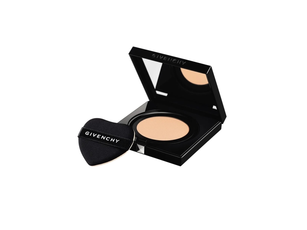 Givenchy Teint Couture Hydrating kompakt foundation, C300, 13 g | Färg & Tillbehör - Specialprodukter - Grundfärg | GameStuff