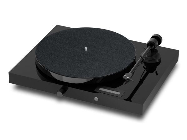 Pro-Ject JukeBox E1 + OM5e levysoitin, all-in-one / plug and play -järjestelmä Bluetoothilla, piano musta