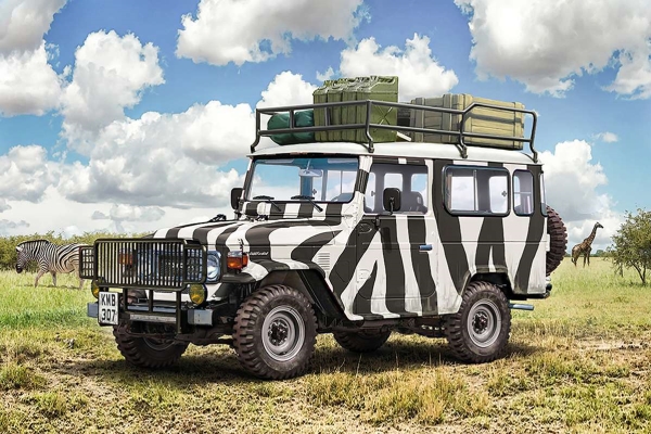 1:24 Toyota Safari