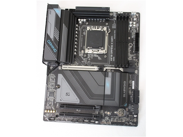 Gigabyte REFURBISHED brugt uden instruktioner uden original emballage uden antenne X870 GAMING X WIFI7SO