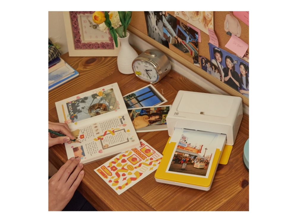 Kodak D460Y, Värisublimaatio, 4 x 6 (10x15 cm), Reunaton tulostus, Wi-Fi, Suoratulostus, Valkoinen