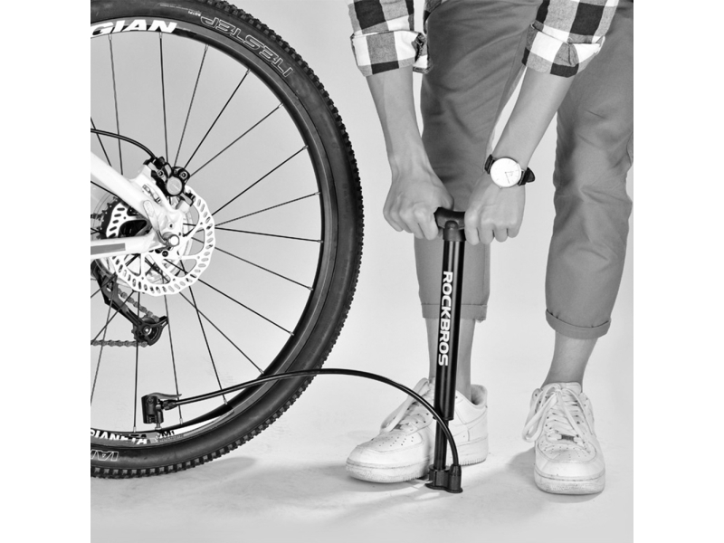 RockBros gulvpumpe til cykel 120 psi / 8 bar med dyser til dæk/slanger - sort