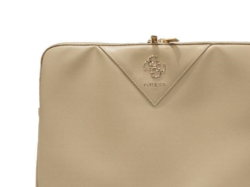 Guess Triangle 4G Cover Für Einen 14" Laptop - Gold