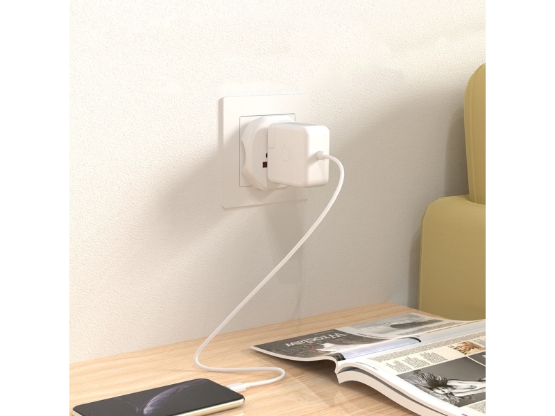 Tech-Protect Universal Travel Adapter for EU - White
