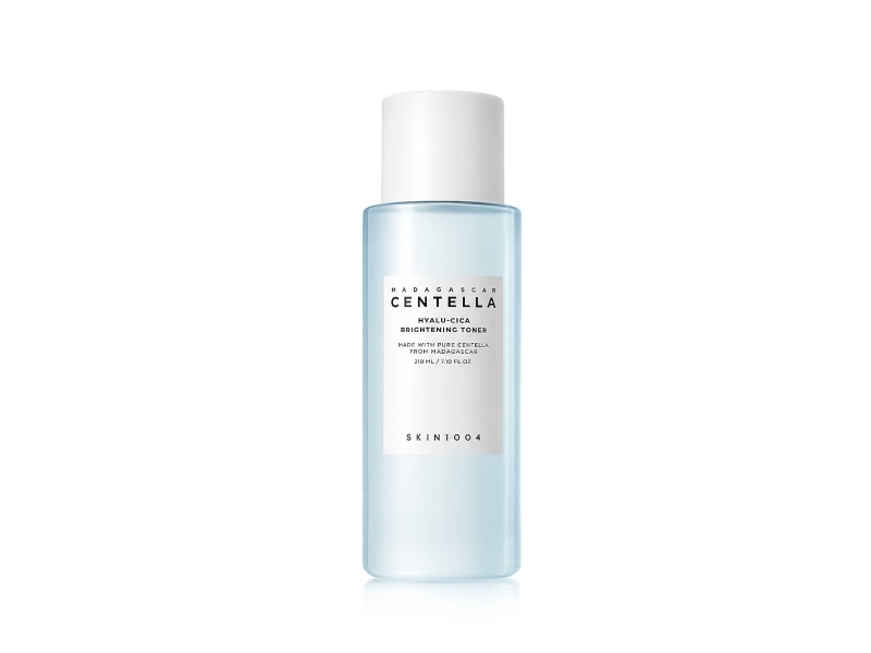 SKIN1004 Madagascar Centella Hyalu-Cica Brightening Toner 210 ml | Ansiktsrengöring - Ansiktsvatten | GameStuff
