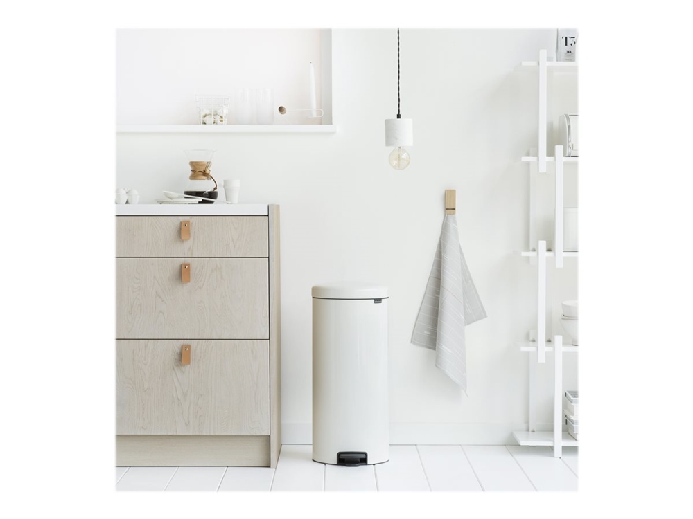 Brabantia newIcon - Skraldespand - fliplåg - 30 L - fodpedal - hvid