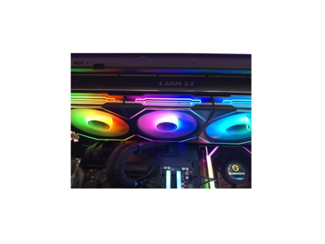 Adonia Lamborghini Rtx5080 / 9800X3d / 32Gb / 2Tb
