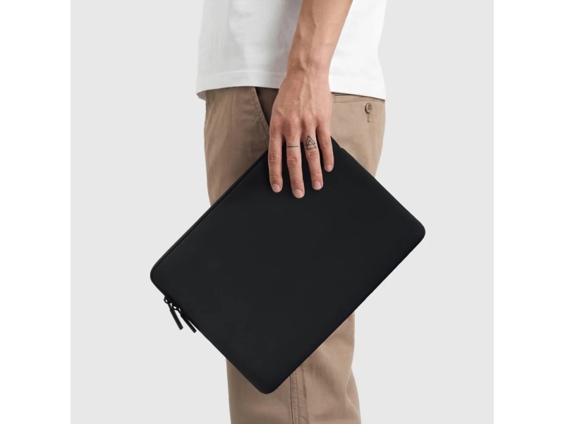 Native Union Pipetto Classic Fit Sleeve-Hülle, Schwarz - Macbook Pro 16