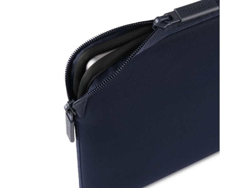 Pipetto Classic Fit Sleeve - MacBook Neo 13 (A18 Pro) - Dark Blue
