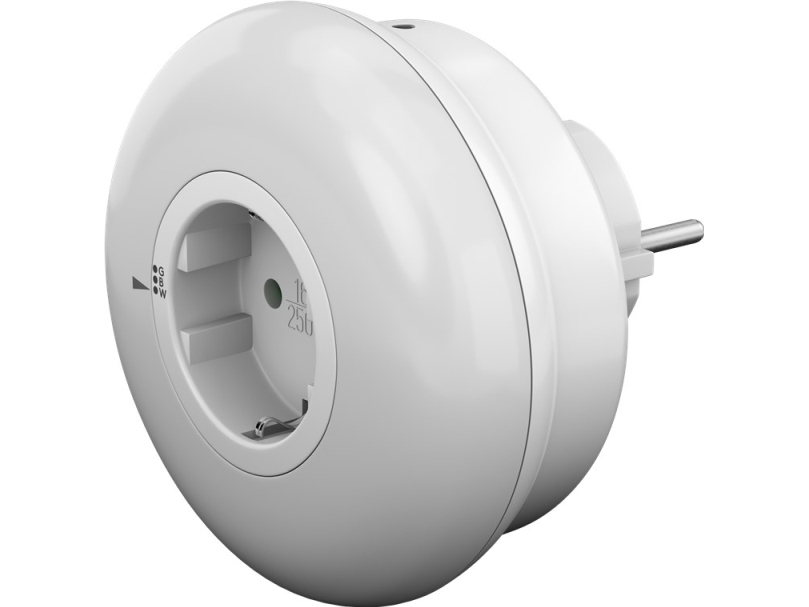 Goobay LED-natlampe til stikkontakt med farveændringsfunktion (grøn, blå, dagslys hvid), skumringsensor og stikkontakt med jordforbindelse (type F)
