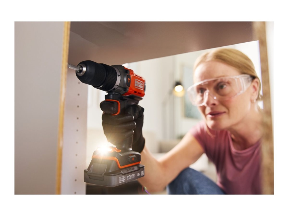 BLACK+DECKER - Slagborrmaskin/skruvdragare - sladdl&ouml;s 13 mm - 45 N&middot;m - 2 batterier, laddare medf&ouml;ljer - 18 V