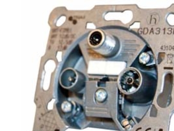 Triax Gda 313 F, Iec, Grau, Metall, En 50 083-1, En 50 083-2, En 50 083-4, 13 - 18 V, 70,6 Mm