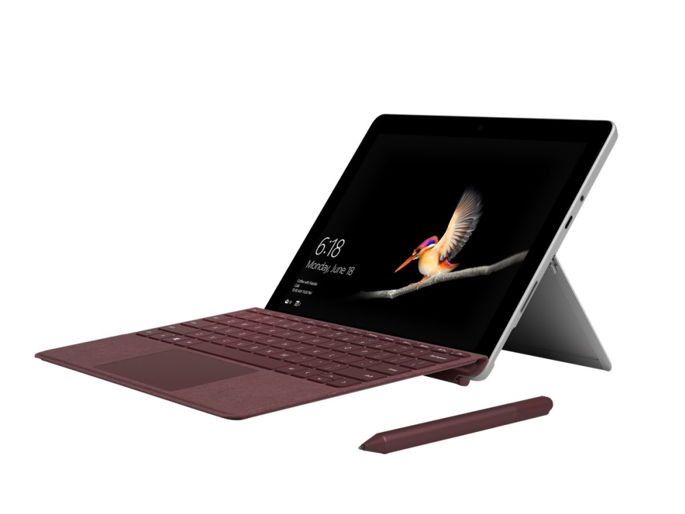 Microsoft Surface Go Signature Type Cover - Tastatur - Med Trackpad, Accelerometer - Bagbelyst - Tysk - Bourgognerød - Kommerciel - For Surface Go