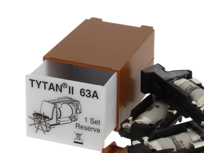 Niko TYTAN II Sikringsskuffe 3x63A med melder, komplet, 61-919