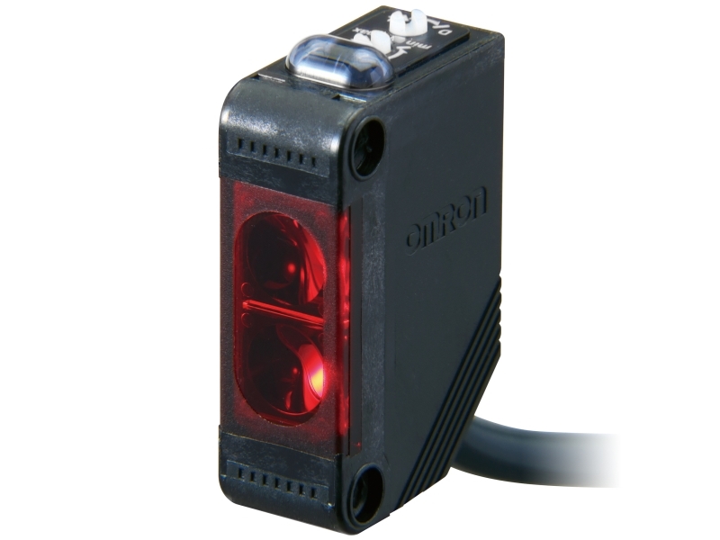 OMRON Photoelectric sensor, rectangular housing, red LED, retro-reflective, 4 m, PNP, Light-ON/Dark-ON, 2 m cable