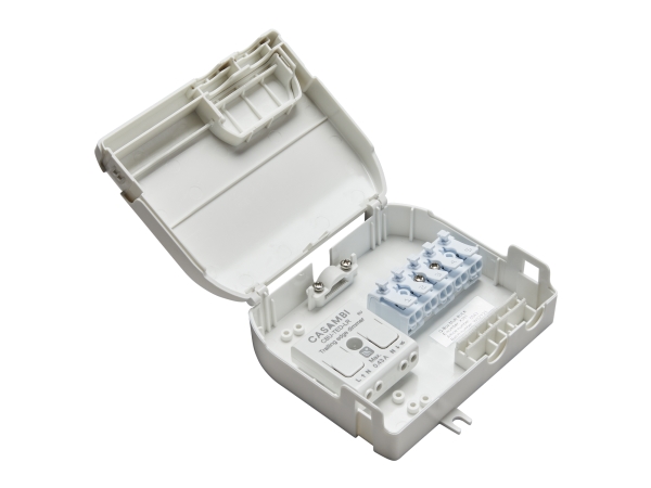 Q-Box Multi Casambi TED, IP20-klassificeret letinstalleret Q-box til smarte enheder. Indeholder Casambi TED. 108x110x32mm.