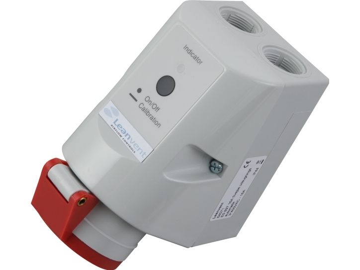 PARLOCK Multi CEE-stik LV41N 32A til automatisk ON/OFF-styring af spjæld, 2xM25/M25. Fungerer samtidig som 24VDC og 230VAC strømforsyning.
