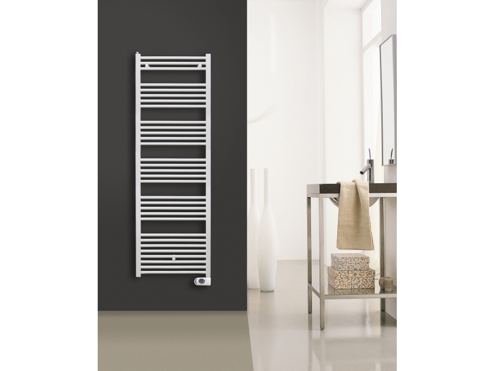 Csslr Plus elektrisk håndklæde radiator 1750 x 600mm (H x W) 1000 Watt, Hvid RAL9016. Udstyret med avanceret digital(ur) termostat